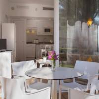 One-Bedroom Apartment (1-4 Adults)