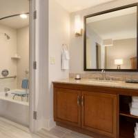 One-Bedroom Queen Suite - Disability Access/Non-Smoking