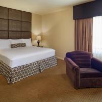 One-Bedroom King Suite with Roll-In Shower - Non-Smoking