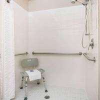 Queen Room with Bath Tub - Mobility/Hearing Accessible - Non-Smoking
