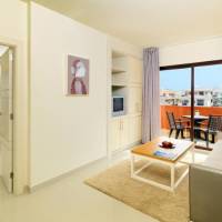 Room #9086068