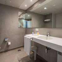Room #9257035