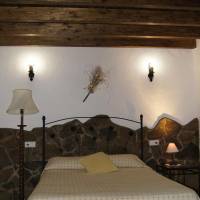 Three-Bedroom Cottage (6-8 Adults)