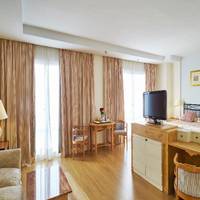 Room #9155059