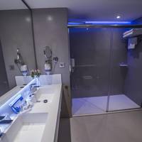 Twin Room (3 Adults + 1 Child)