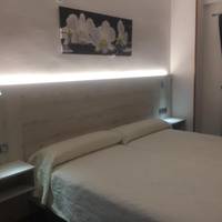 Queen Room with Two Beds - Disability Access Patio Views