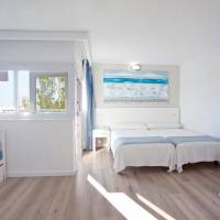Family Room (2 Adults + 1 Child)