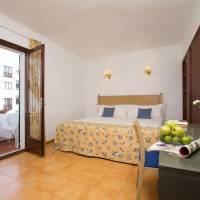 Twin Room (2 Adults)