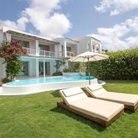Cherry Pool Suite with Car Included