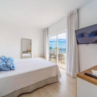 Double or Twin Room with Sea View