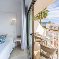 Double or Twin Room with Partial Sea View