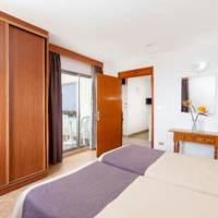 Room #1216157