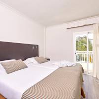 Select One-Bedroom Apartment