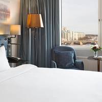 One-Bedroom Suite with Panoramic View and Executive Lounge Access