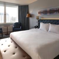Business Suite with Executive Lounge Access