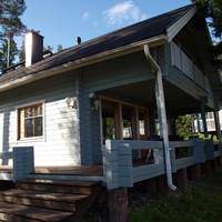 Large Four-Bedroom Cottage with Sauna