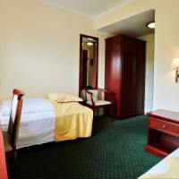 Room #9907411