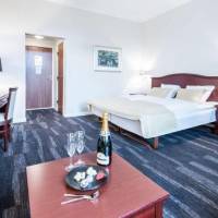 Room #9907412