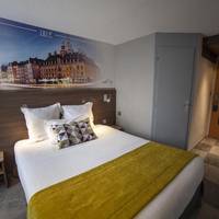 Standard Queen Room