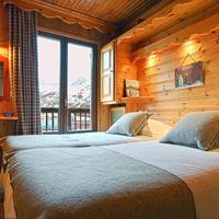 Double or Twin Room with Mountain View