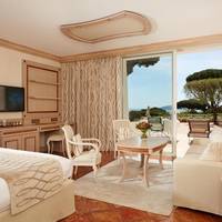 Junior Suite with Pool View