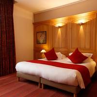 Guest room, 1 King, Courtyard view