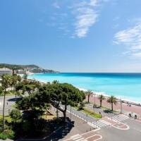 Deluxe room with Sea and Garden view, King bed