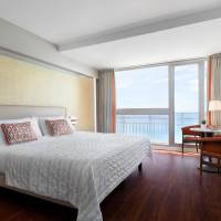 Deluxe room with Sea view, King bed
