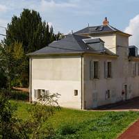 Eleven Bedroom Cottage
