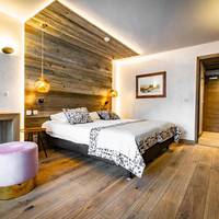 Deluxe Family Room (2 Adults + 1 Child)
