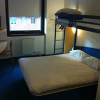 Standard Room with 1 Double and 1 Single Bed