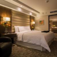 One-Bedroom Executive King Suite with View