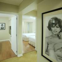 Master 2 Bedroom Suite - 1 Queen Room and 2 Twins