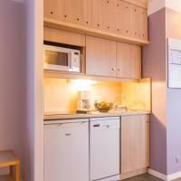 Standard One-Bedroom Apartment (4-5 People)