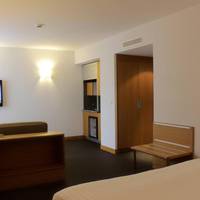 Junior Queen Suite