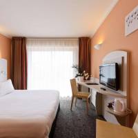 Comfort Queen Room