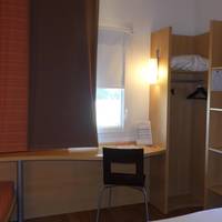 Standard Triple Room with 1 Double Bed and 1 Single Bed