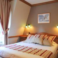 Standard Double Room with bath and view on the parking