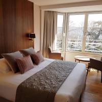 Superior Double Room with bath and view on the parking and park