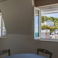  One-Bedroom Apartment with Sea and Cliff View