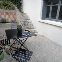 Apartment with Garden View