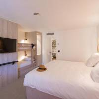 Deluxe Room with Double Bed and Bunk Beds