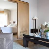 Two-Bedroom Suite and Two Bathrooms with Sea View