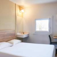 Tandem Room