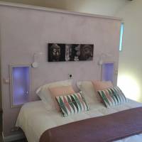 Double or Twin Room (non-Troglodyte)