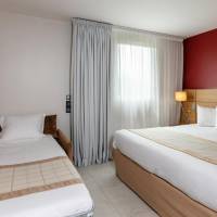 Small Triple Room with Queen Bed