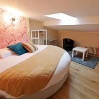 Double Attic Room & Round bed