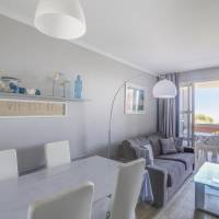 Select One-Bedroom Apartment (4 People)