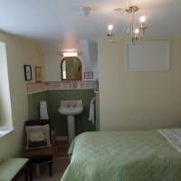 Room 6 - Standard Double or Twin Room with External Private Bathroom