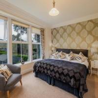 Large King Room with Garden View